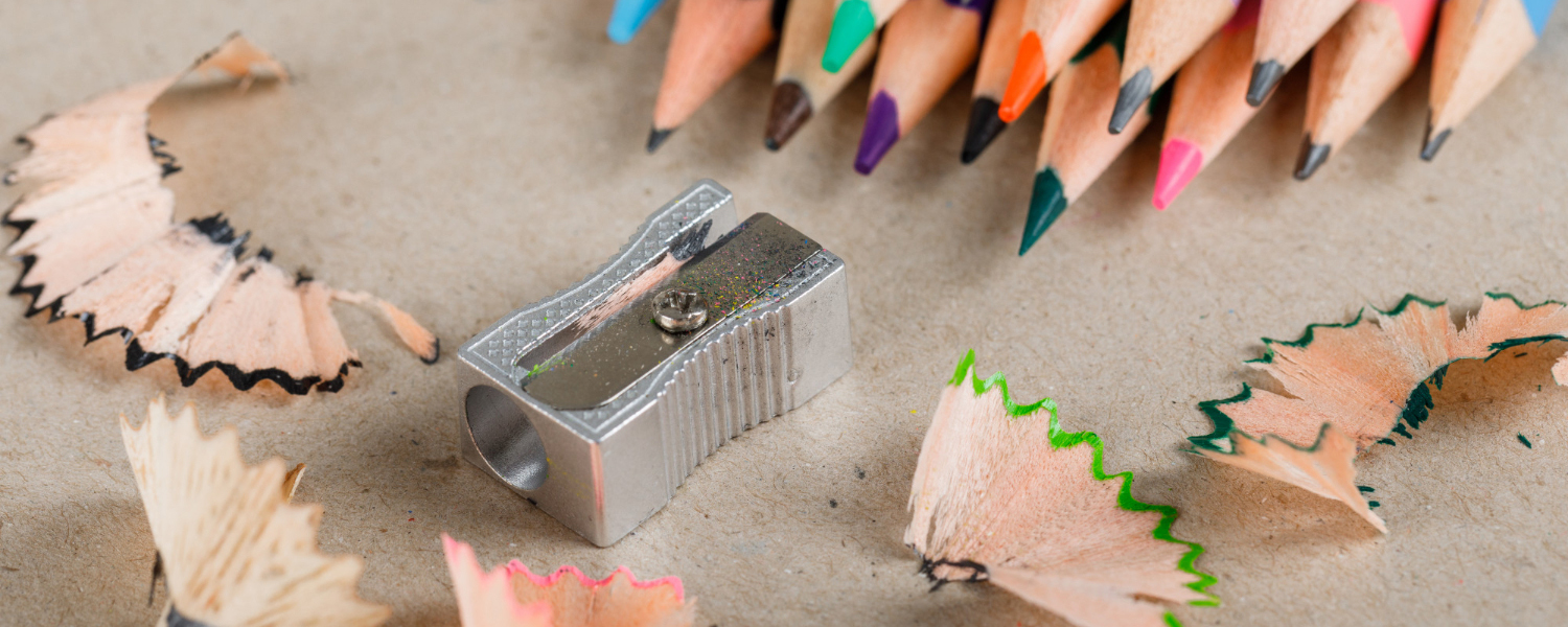 Как правильно затачивать карандаши, чтобы избежать поломки грифеля✏️