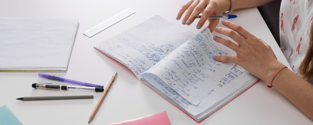 Лайфхаки для быстрого исправления ошибок в конспектах🖊️📒