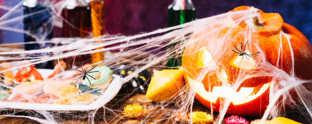 Топ-5 креативных идей для декора дома на Хэллоуин с помощью художественных материалов🎃