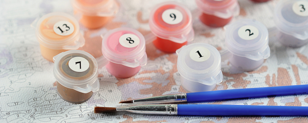 Топ-5 самых простых картин по номерам для новичков: какие сюжеты выбрать для первой покупки?