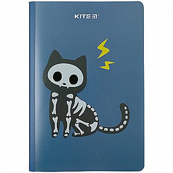 Блокнот А5+, 40 арк. "Cat sceleton", пласт. обкл. двійна, K23-460-1 Блокнот А5+, 40 арк. "Cat sceleton", пласт. обкл. двійна, K23-460-1