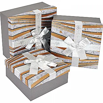 Подарочная коробка квадратная, серая с белым бантом, 19,5*19,5*9,5 см, 4603313803 Подарочная коробка квадратная, серая с белым бантом, 19,5*19,5*9,5 см, 4603313803