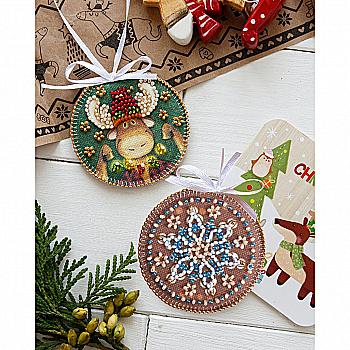Набір для вишивання бісером новорічної іграшки на натуральному художньому холсті "Новорічні вогники", ABT-014 Набір для вишивання бісером новорічної іграшки на натуральному художньому холсті "Новорічні вогники", ABT-014