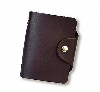 Визитница темно-коричневая кожаная.