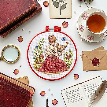 Набор для вышивания крестиком "Недочитанная история", AHM-092