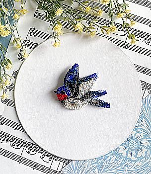 Набір для вишивання бісером прикраси на натуральному художньому холсті "Пісня ластівки", AD-246