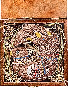 Дерев’яна коробка №37, Голуб, сіно, 2023010095