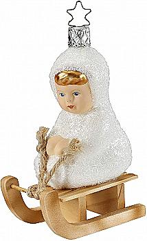 Ялинкова прикраса Дитина на санчатах 10,7 см, 10005S018 Ялинкова прикраса Дитина на санчатах 10,7 см, 10005S018