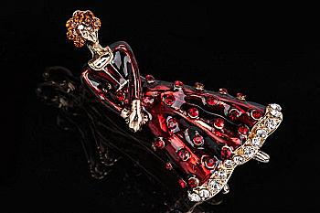 Брошка Дама у сукні, червона, 1-182286 Брошка Дама у сукні, червона, 1-182286