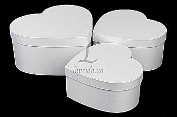 Подарункова коробка середня серце, W5041