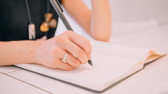 Бумага как новый digital detox: почему стоит вернуться к письму от руки✍️