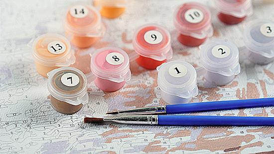 Топ-5 самых простых картин по номерам для новичков: какие сюжеты выбрать для первой покупки?