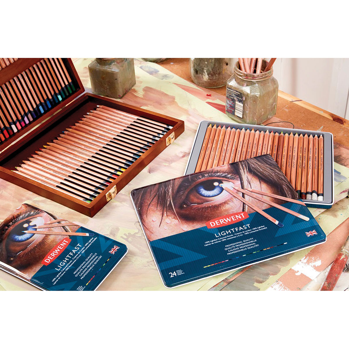 Олівець олійний "Lightfast" Mars Orange, 2305748 Derwent 2