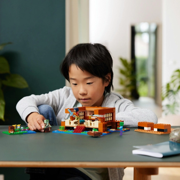 Конструктор Lego Minecraft "Дом в форме лягушки", 21256 6