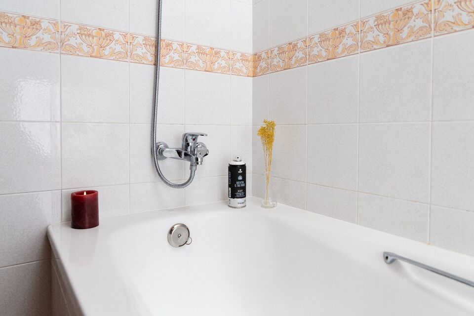 Аерозольна фарба MTN PRO Bathtub & Tile Paint We 400ml,  EX014PR0015 2