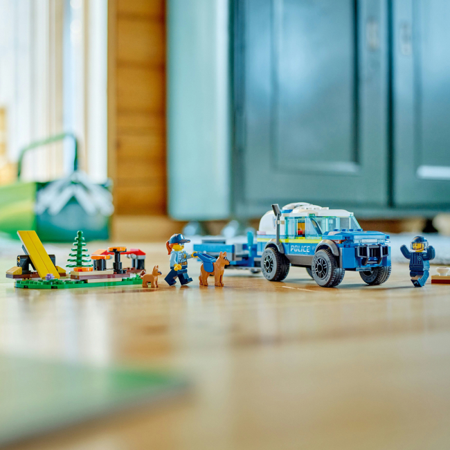 Конструктор Lego City "Мобильная площадка для дрессировки V29", 60369 4