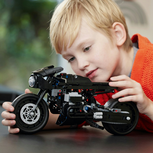Конструктор Lego Technic "Бетмен: Бетцикл", 42155 5