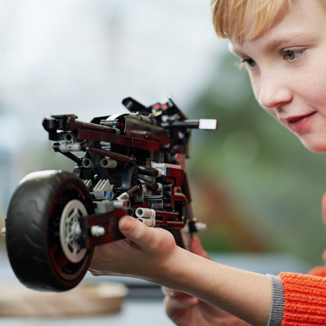 Конструктор Lego Technic "Бетмен: Бетцикл", 42155 6