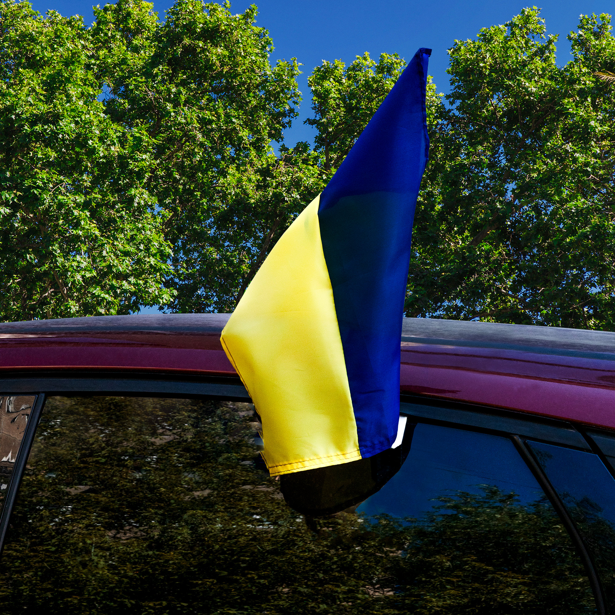 Прапор України автомобільний з флагштоком 2