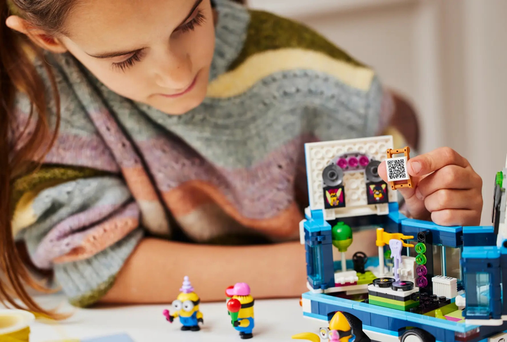 Конструктор Lego Despicable Me "Музыкальный автобус для вечеринок Миньонов", 75581 9