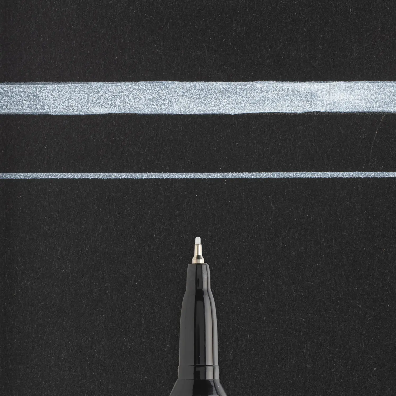 Маркер Pen-Touch Білий, тонкий 0,7 мм, Sakura 2