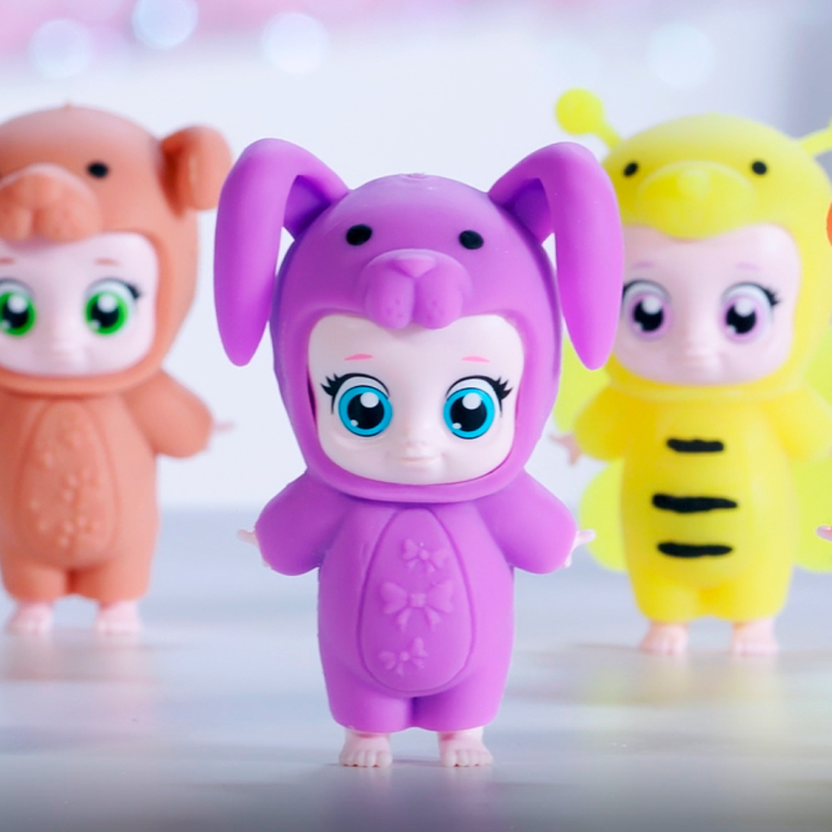 Фигурка коллекционная - Малыши в костюмчиках, в дисплее, 122CN/22 5