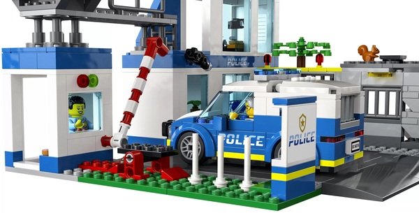 Конструктор Lego City "Поліцейська дільниця V29", 60316 9