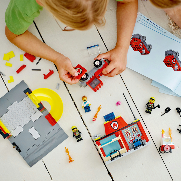 Конструктор Lego City "Пожарное депо и пожарная машина", 60375 4
