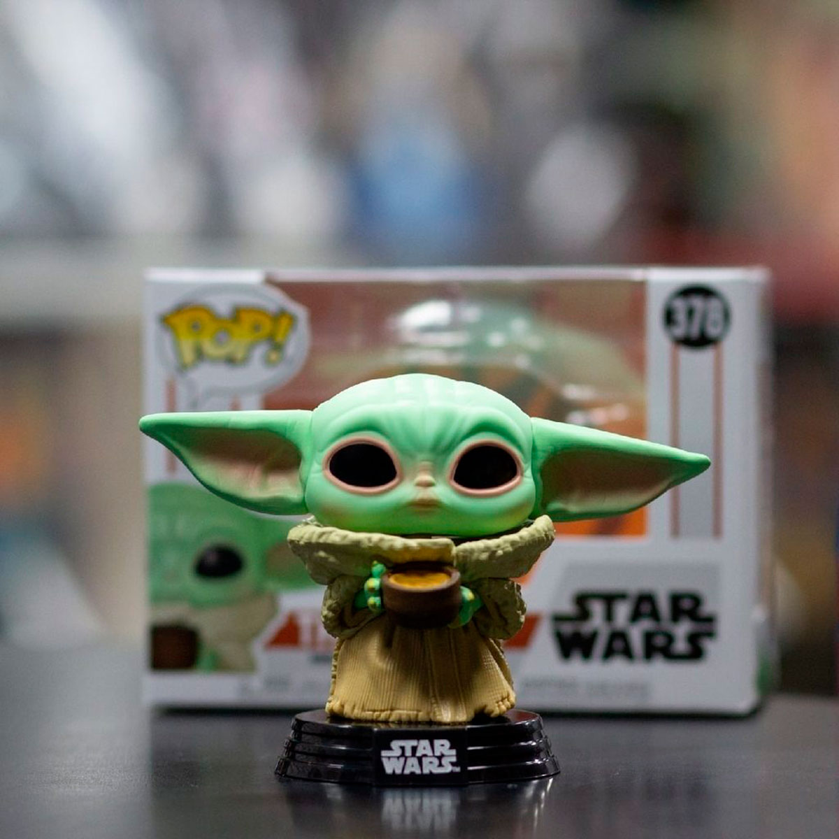 Фігурка Funko Pop серії "Мандалорець" - Малюк із чашкою, 49933 5