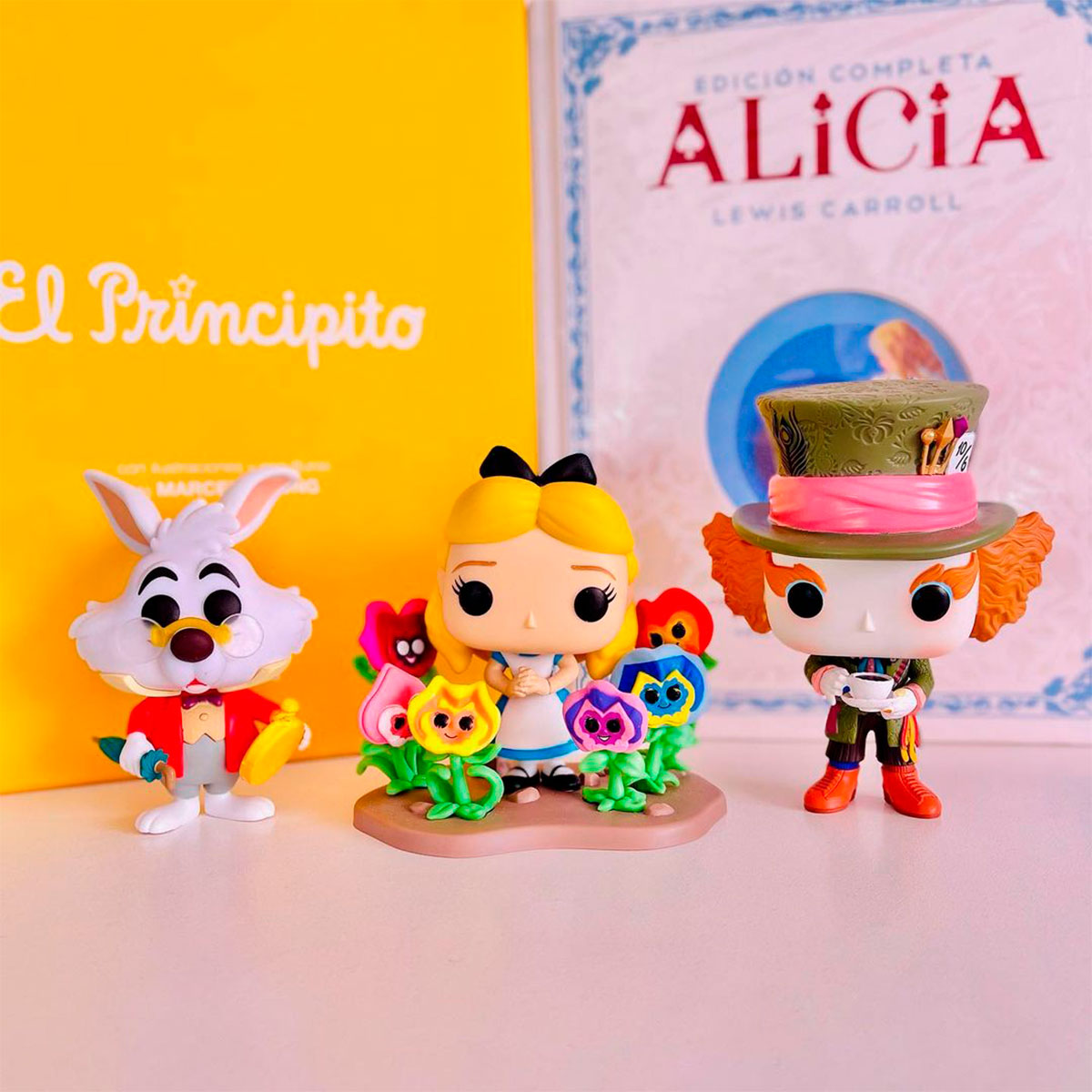 Фігурка Funko Pop серії "Аліса в країні див" - Білий кролик з годинником, 55739 3