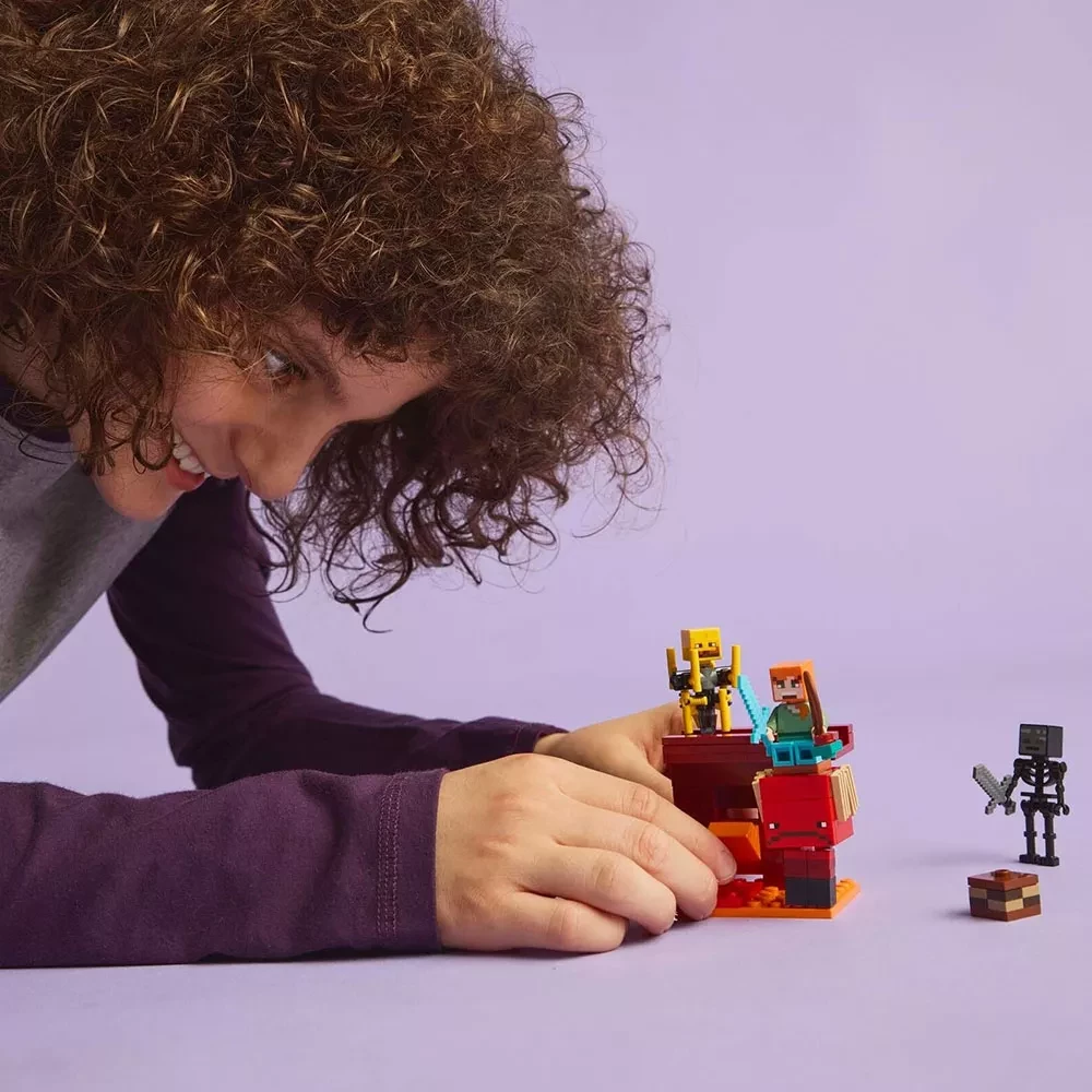 Конструктор Lego Minecraft "Битва з лавою у Незері", 21266 9