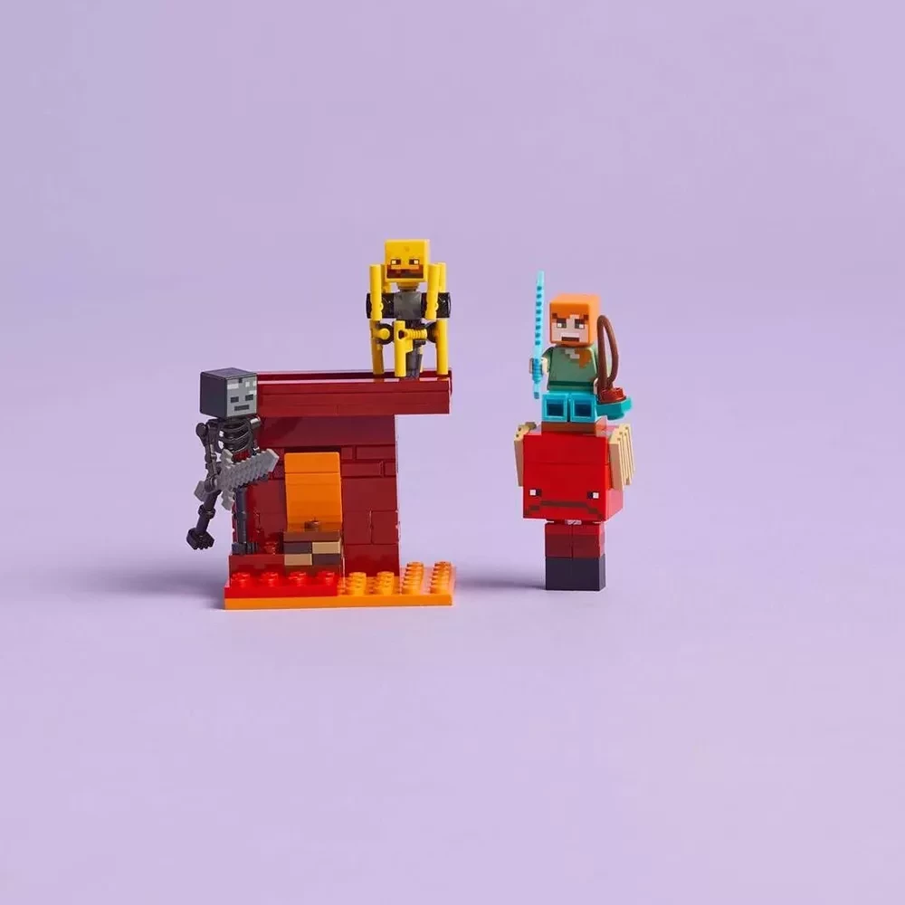 Конструктор Lego Minecraft "Битва з лавою у Незері", 21266 10