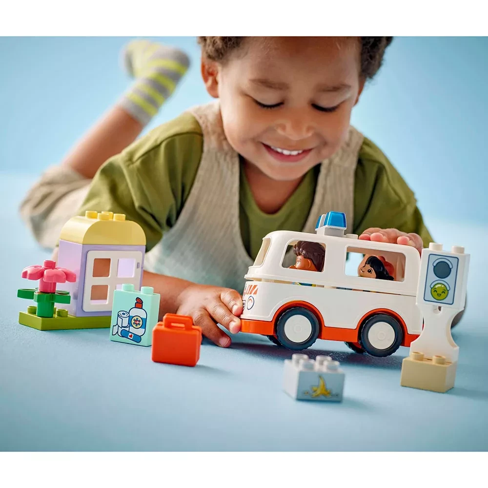 Конструктор Lego Duplo "Швидка допомога та водій", 10447 7