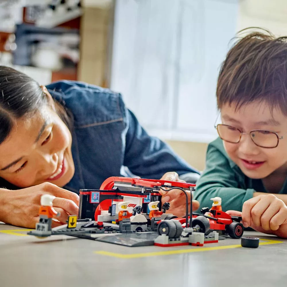Конструктор Lego City "Піт-стоп і піт-екіпаж F1® з болідом Ferrari", 60443 10