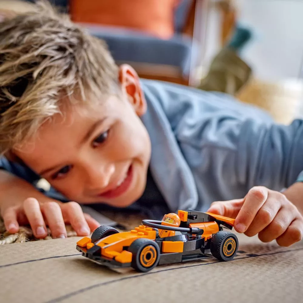Конструктор Lego City "Пілот F1® з автомобілем для перегонів команди McLaren", 60442 6
