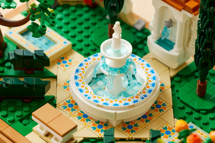 Конструктор Lego Icons "Сад фонтанов", 10359 8
