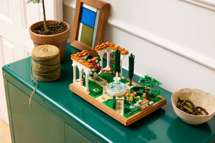 Конструктор Lego Icons "Сад фонтанов", 10359 9