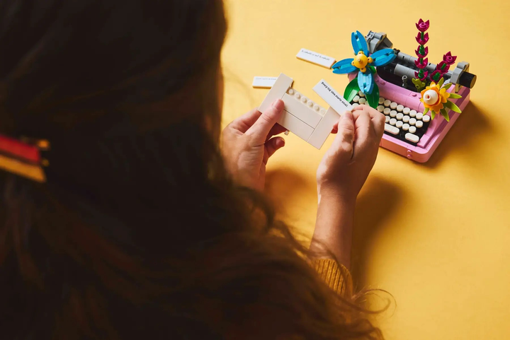 Конструктор Lego Creator "Друкарська машинка з квітами", 31169 8