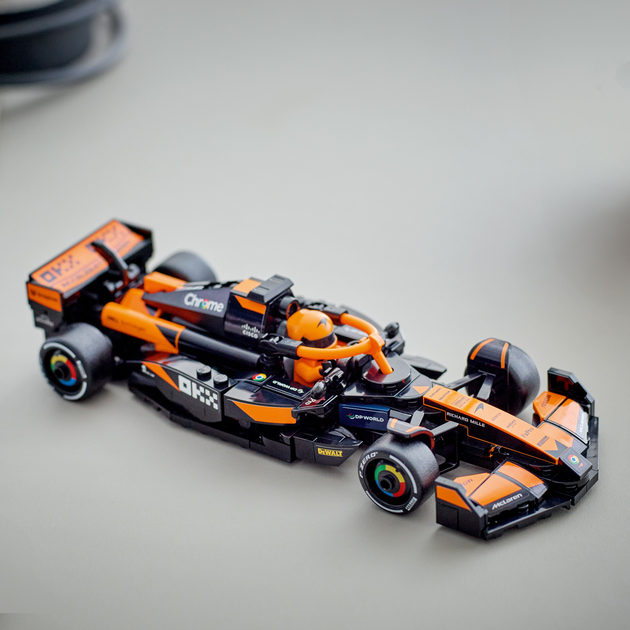 Конструктор Lego Speed Champions "Автомобіль для перегонів McLaren F1® Team MCL38", 77251 2