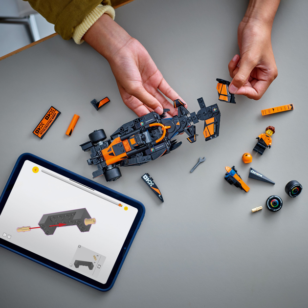Конструктор Lego Speed Champions "Автомобіль для перегонів McLaren F1® Team MCL38", 77251 4