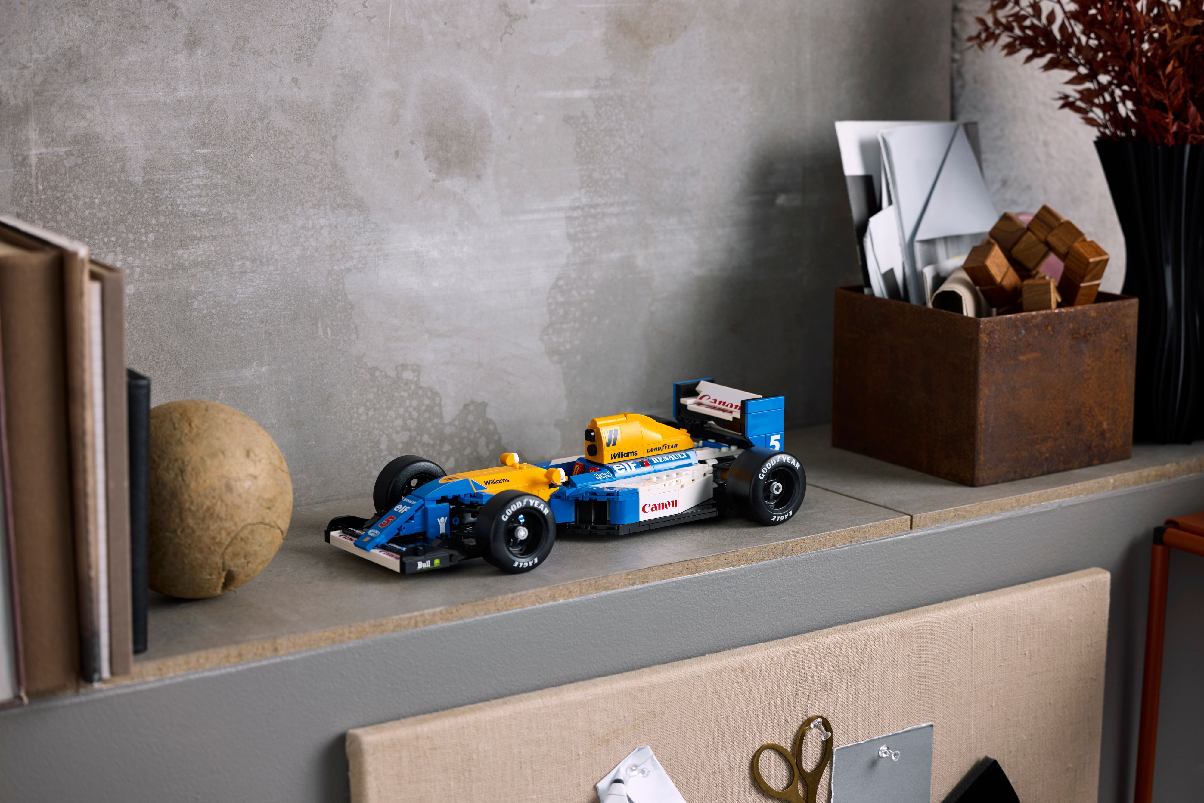Конструктор Lego Icons "Williams Racing FW14B і Найджел Менселл", 10353 14