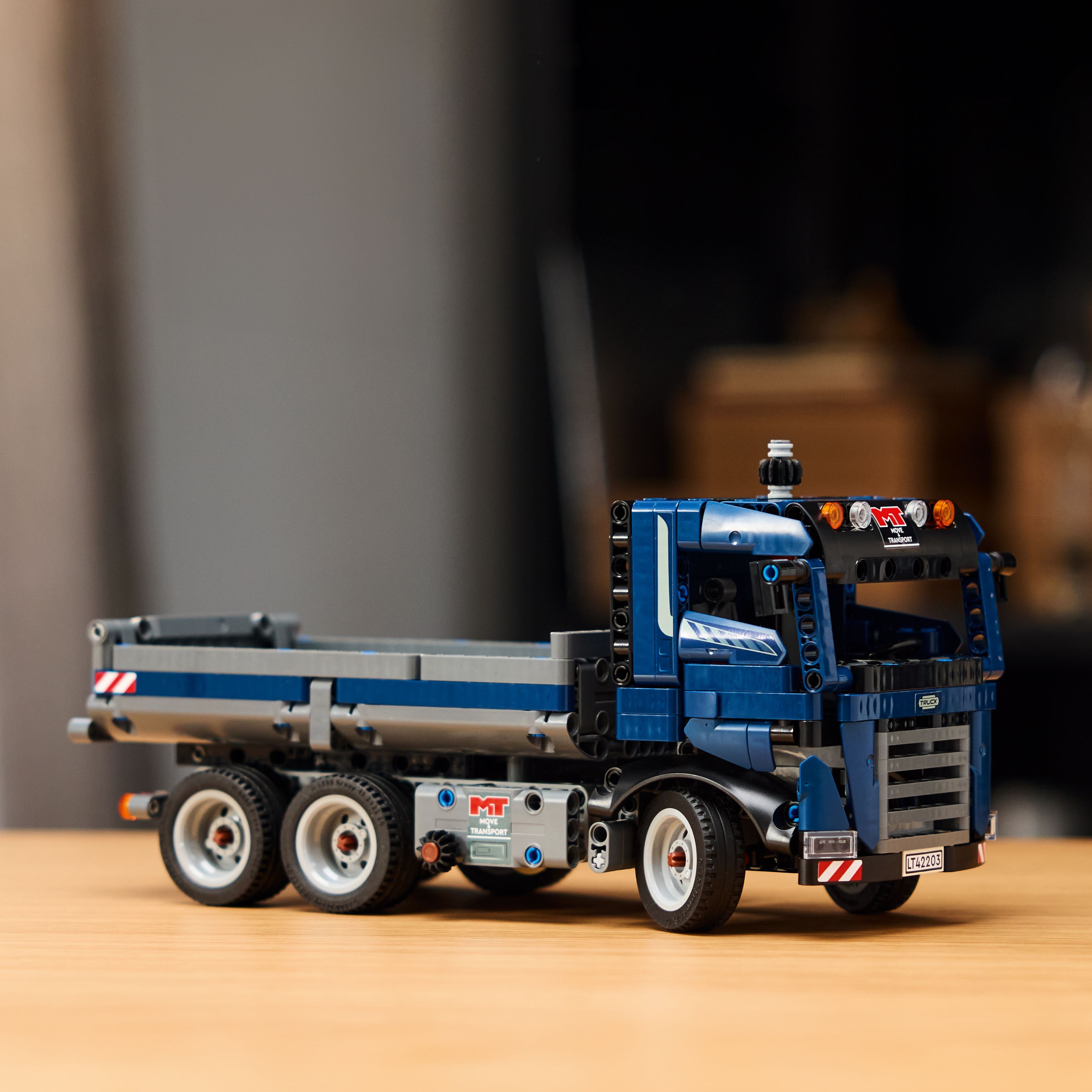 Конструктор Lego Technic "Самосвал", 42203 8