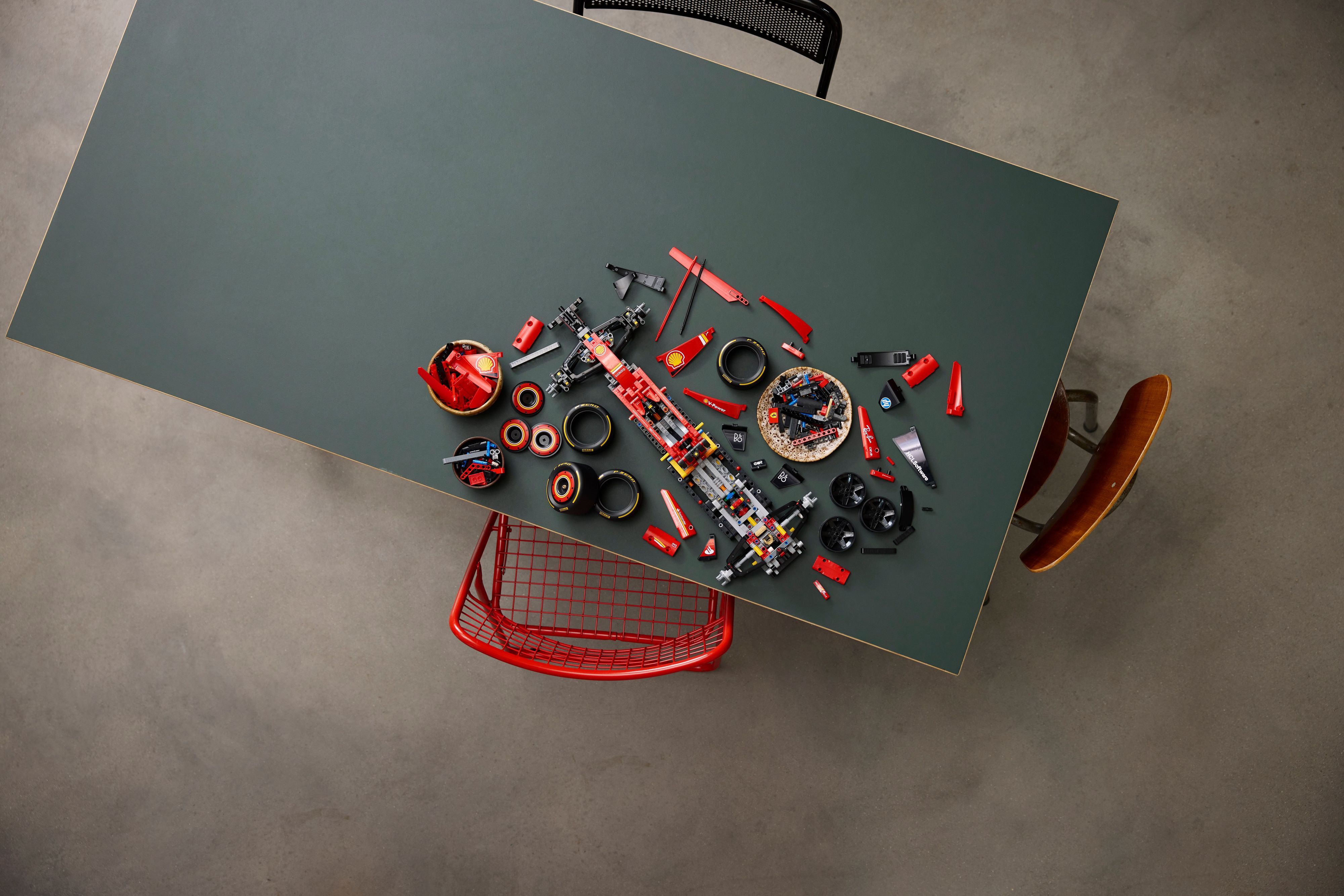 Конструктор Lego Technic "Автомобиль F1 Ferrari SF-24", 42207 9