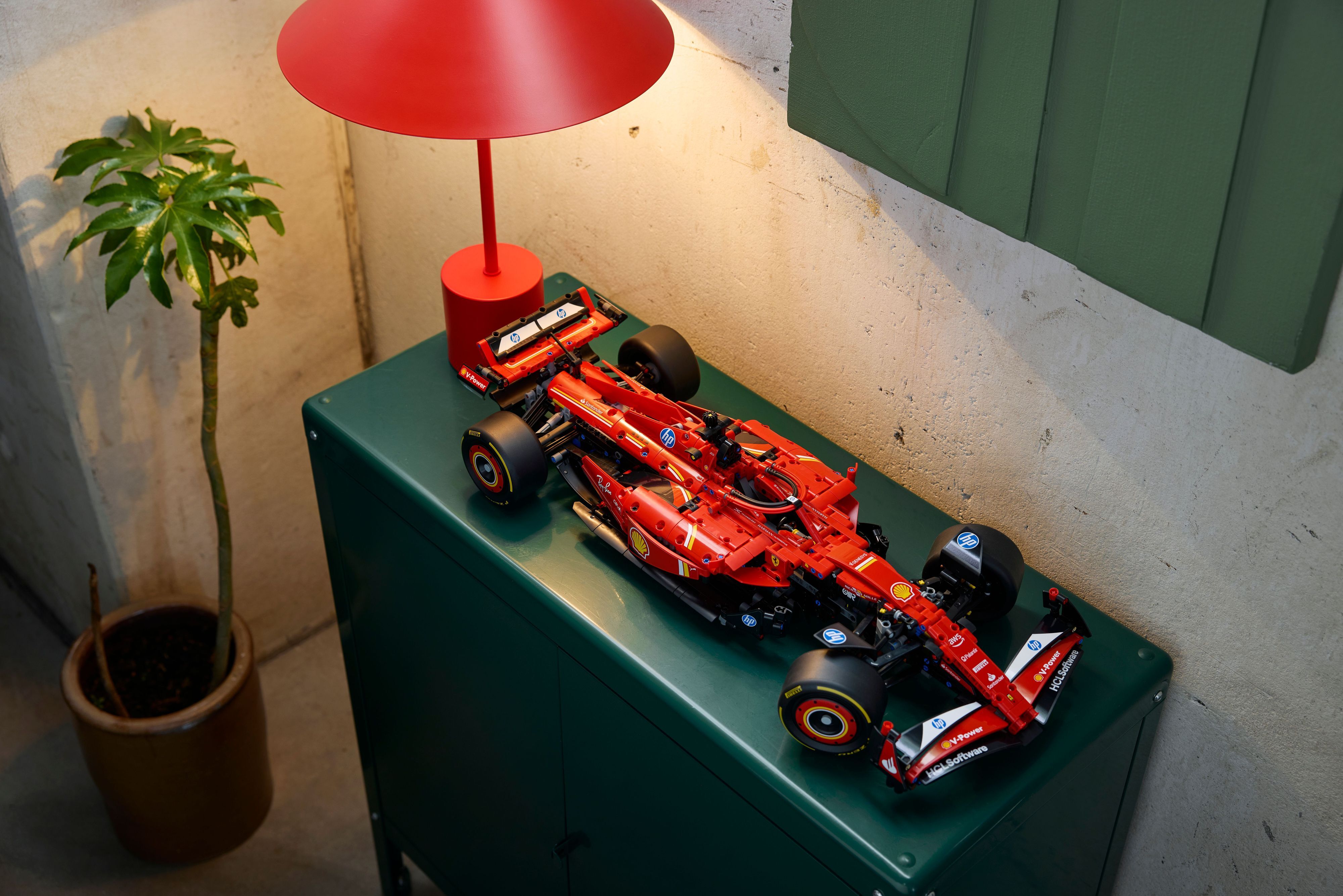 Конструктор Lego Technic "Автомобиль F1 Ferrari SF-24", 42207 14
