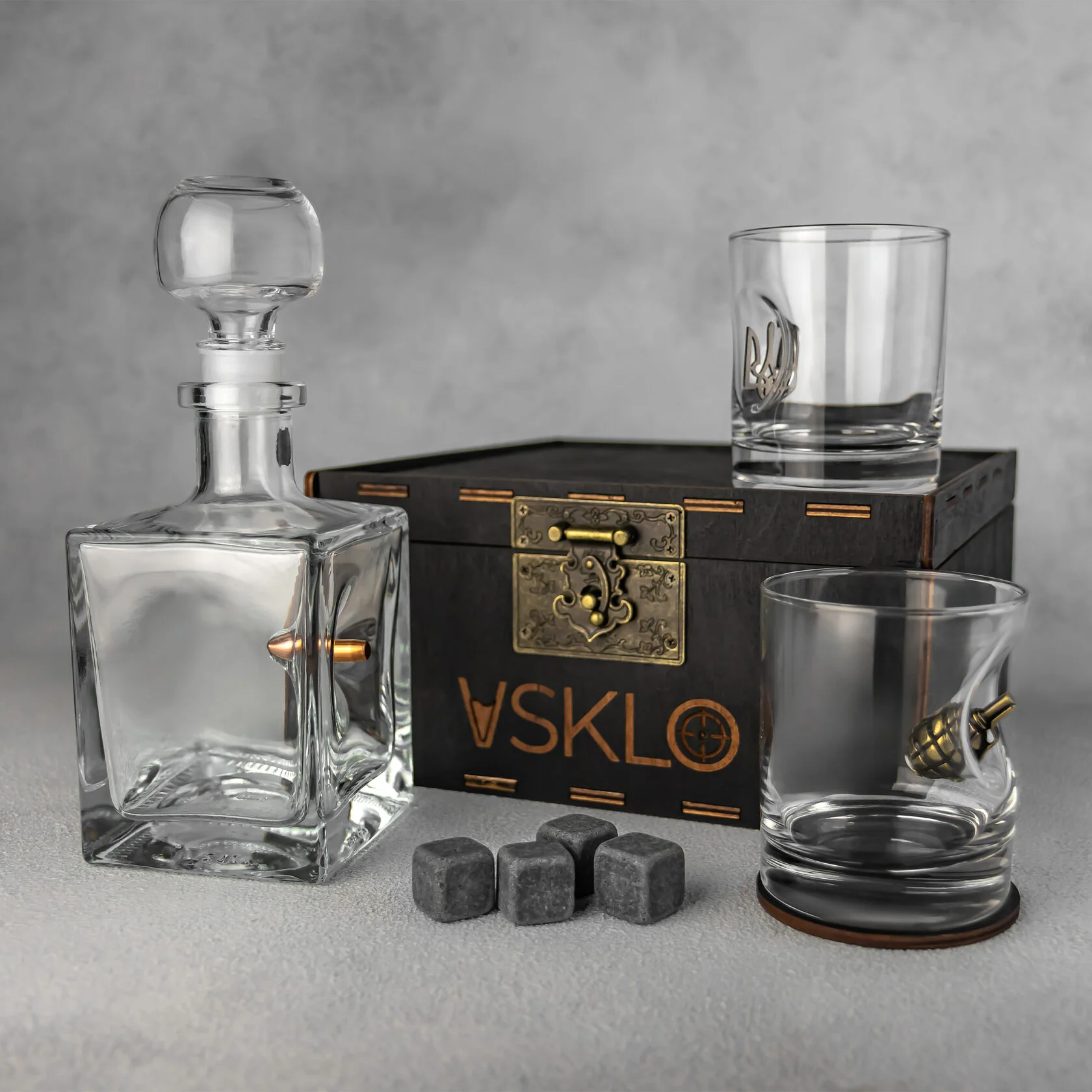 Набір "VIP" (графін 0,5 л, 2 склянки, 6 камінців, 2 костера), VSKLO