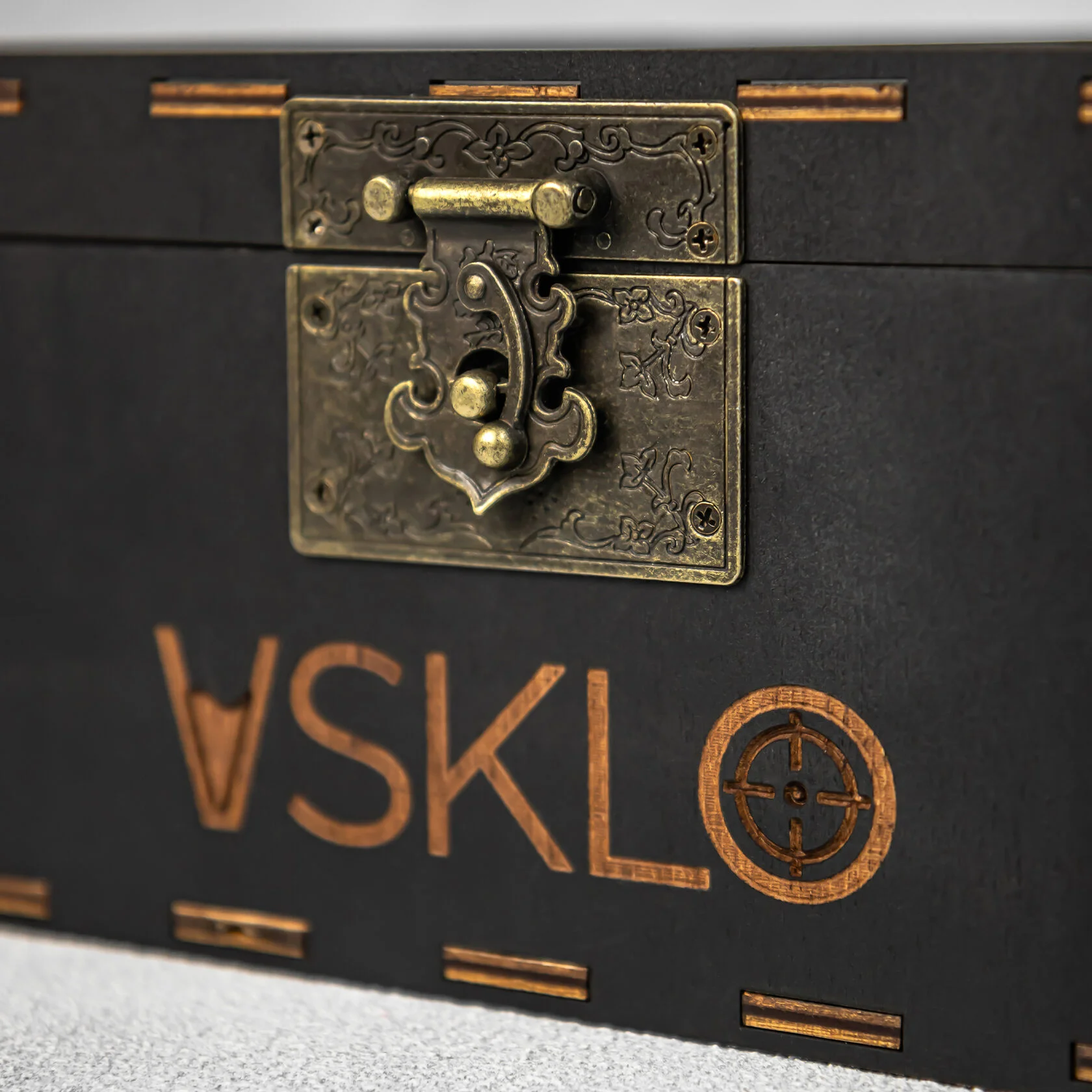 Набір "VIP" (графін 0,5 л, 2 склянки, 6 камінців, 2 костера), VSKLO 2