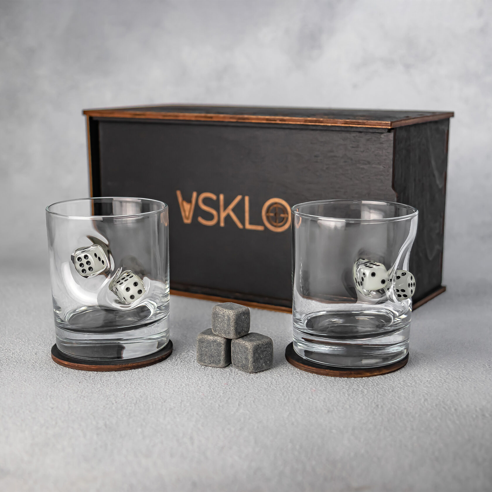 Набір склянок для віскі з кубиком (2 склянки, 6 камінців, 2 костера), VSKLO 2