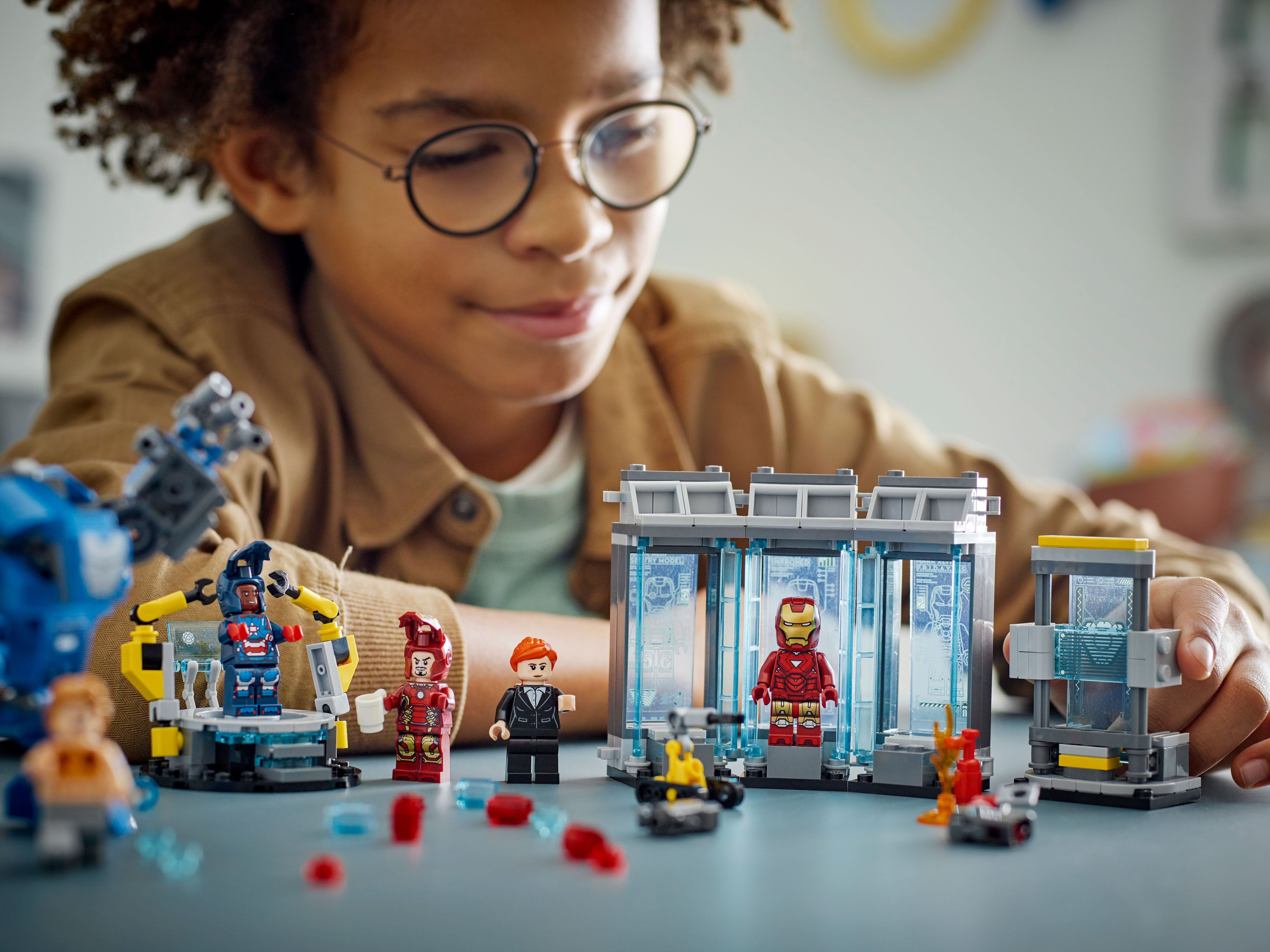 Конструктор Lego Marvel "Лаборатория Железного Человека: зал доспехов", 76315 9