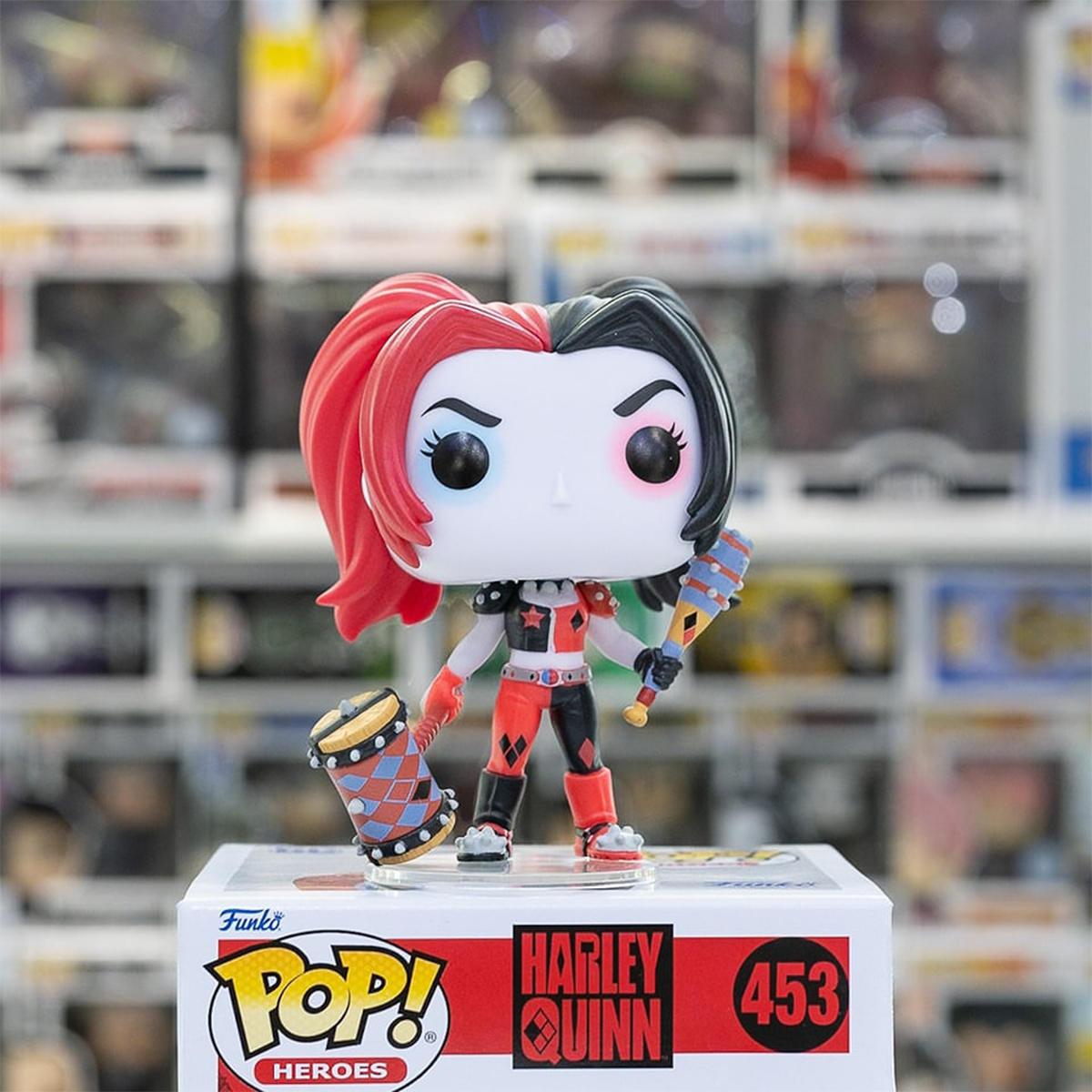 Фігурка Funko Pop серії "Гарлі Квінн" - Гарлі Квінн зі зброєю, 65616 2