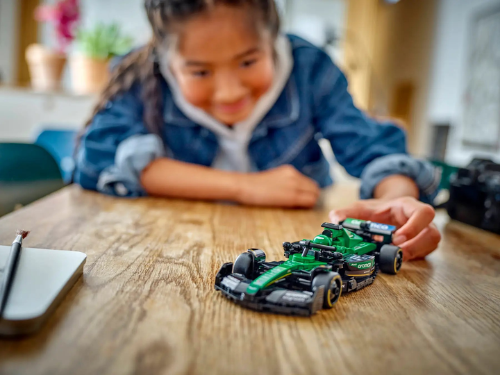 Конструктор Lego Speed ​​Champions "Автомобиль для гонки Aston Martin Aramco F1® AMR24", 77245 6